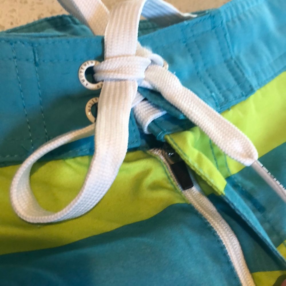 Swimsuit - Picture 4 of 8
